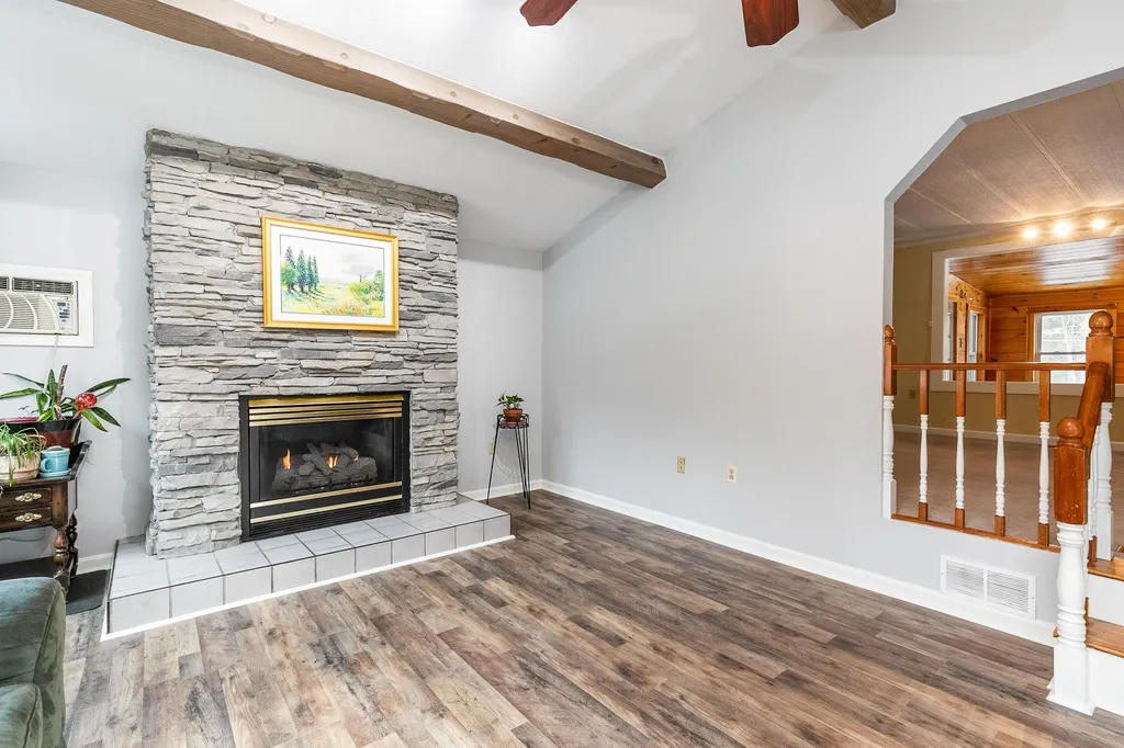 744 Battle Street Webster NH 03303