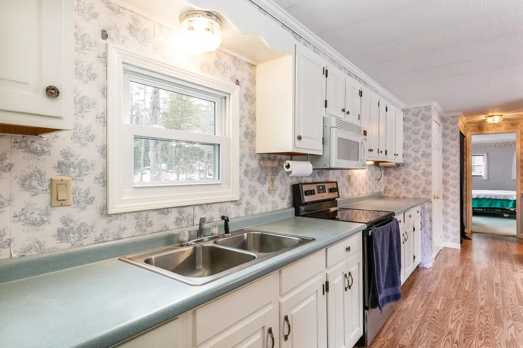 744 Battle Street Webster NH 03303