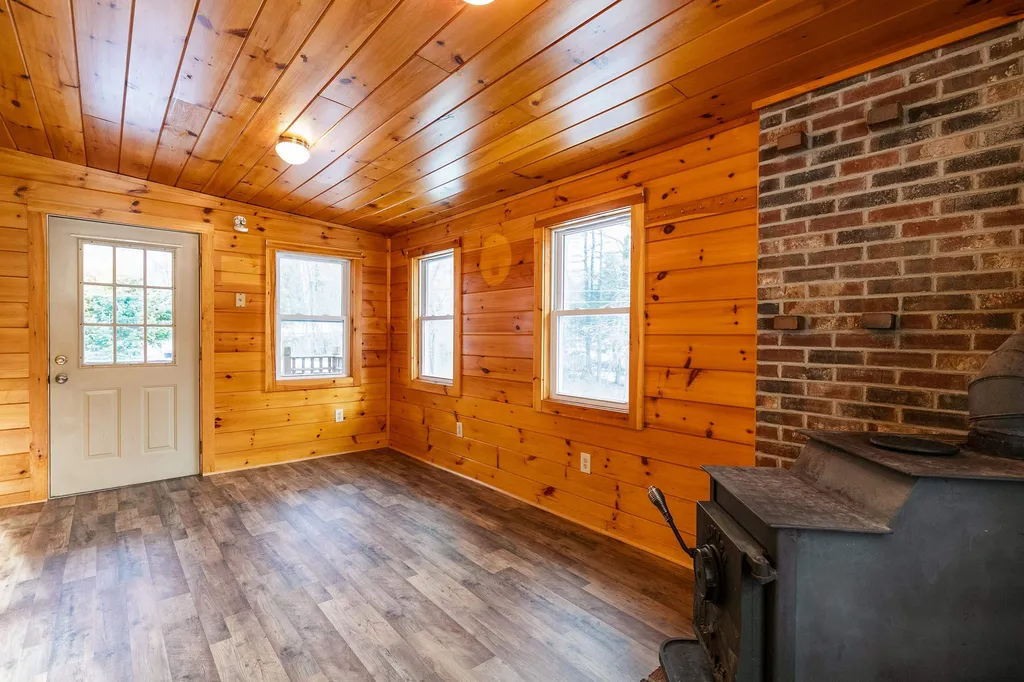 744 Battle Street Webster NH 03303
