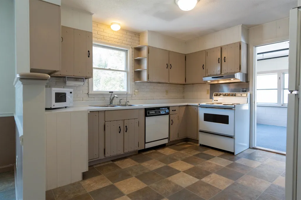2100 Brushwood Road Haverhill NH 03780