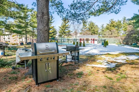 4 Autumn Leaf Drive Nashua NH 03060