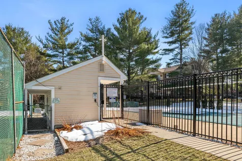 4 Autumn Leaf Drive Nashua NH 03060