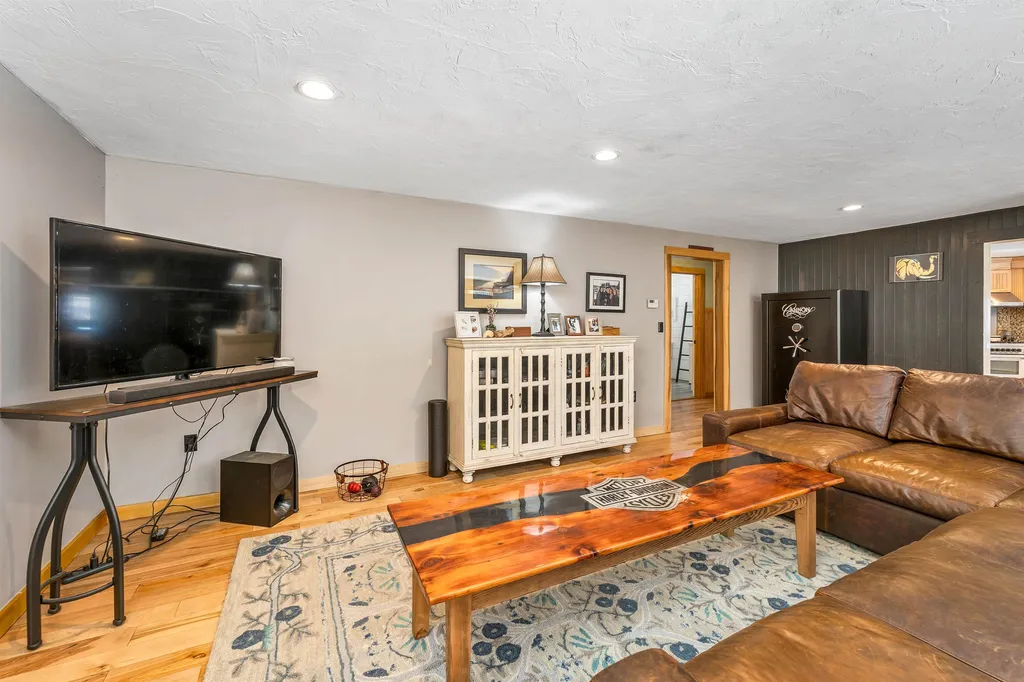 77 Hatch Corner Road Meredith NH 03253