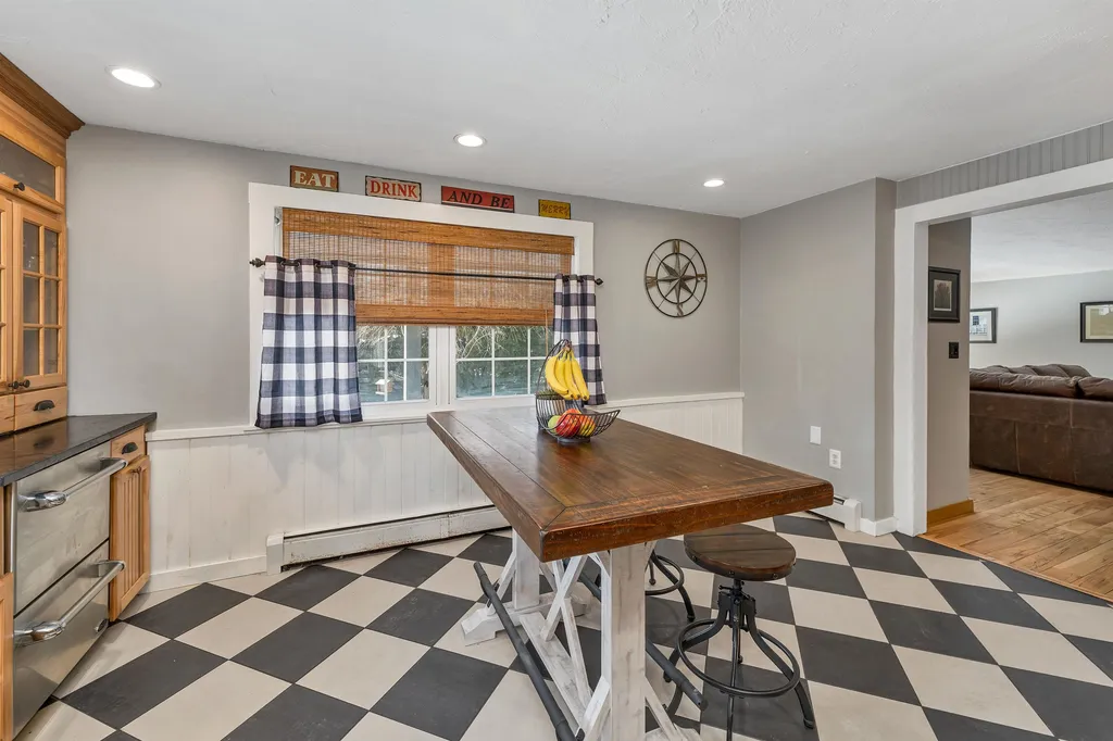 77 Hatch Corner Road Meredith NH 03253