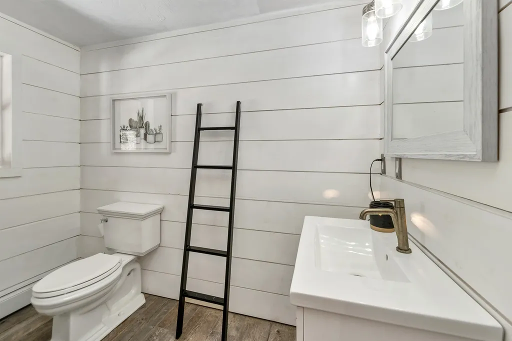 77 Hatch Corner Road Meredith NH 03253