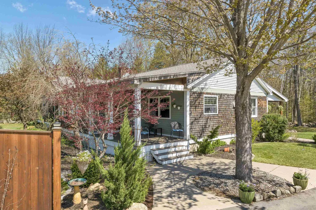77 Hatch Corner Road Meredith NH 03253