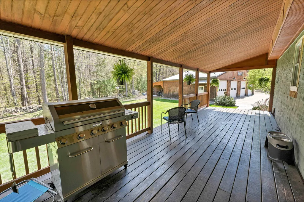 77 Hatch Corner Road Meredith NH 03253