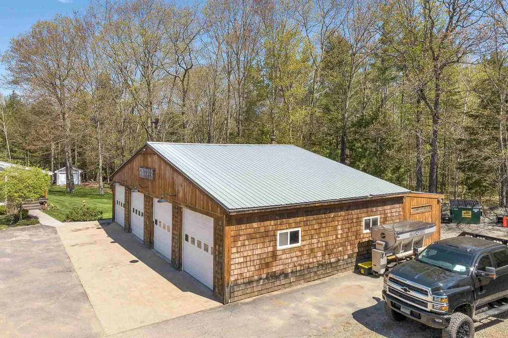 77 Hatch Corner Road Meredith NH 03253