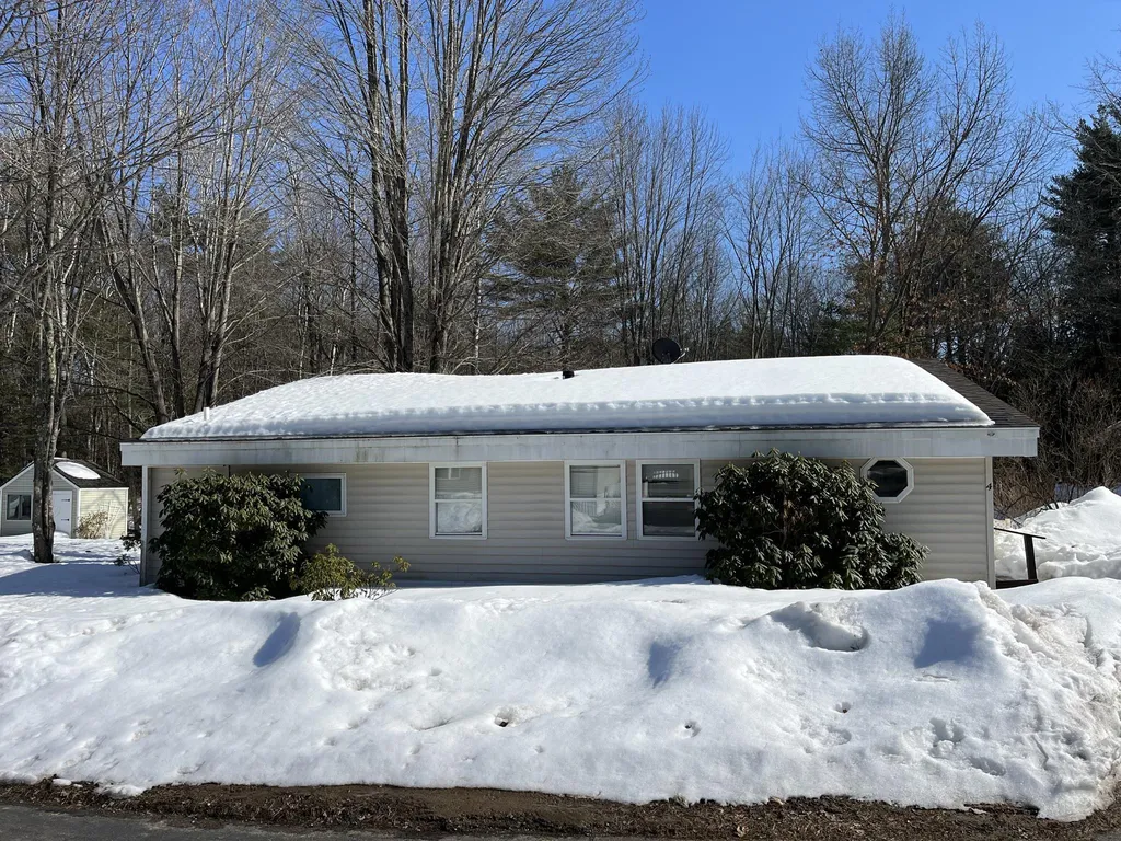 365 Old Lake Shore Road Gilford NH 03249