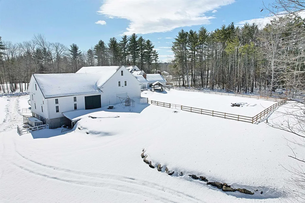 12 Davis Road Sanbornton NH 03269
