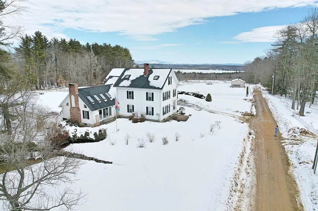 12 Davis Road Sanbornton NH 03269