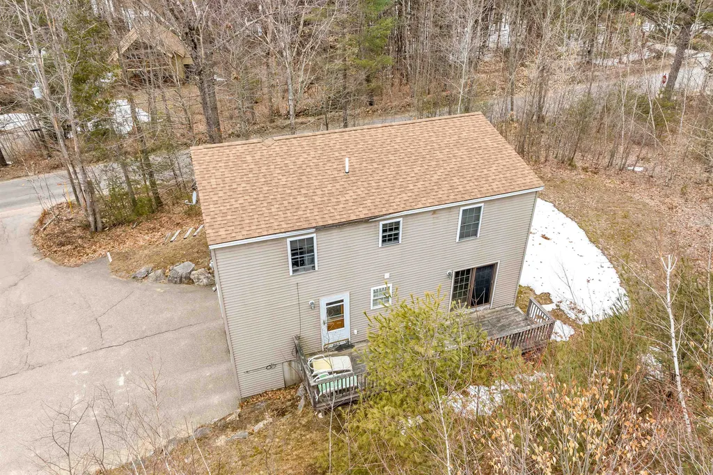 11 Hollywood Beach Road Alton NH 03809