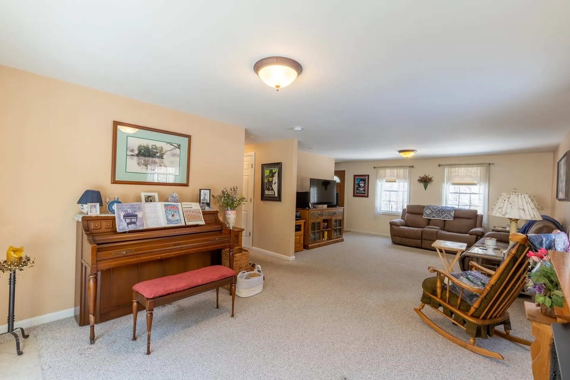 11 Hollywood Beach Road Alton NH 03809