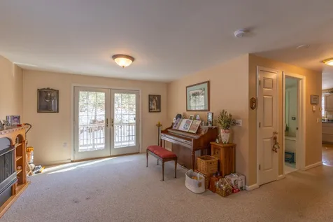 11 Hollywood Beach Road Alton NH 03809