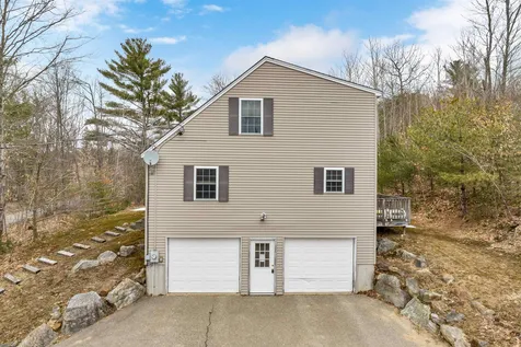 11 Hollywood Beach Road Alton NH 03809