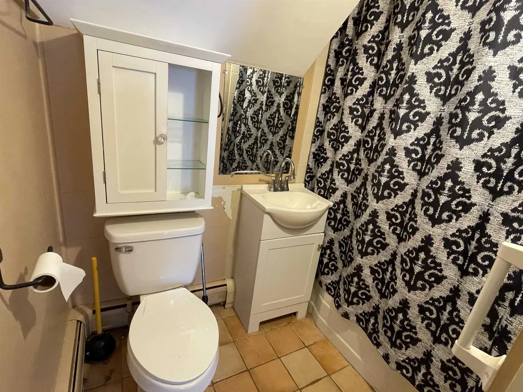 23 Pleasant Street Hillsborough NH 03244