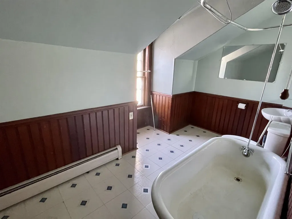 23 Pleasant Street Hillsborough NH 03244