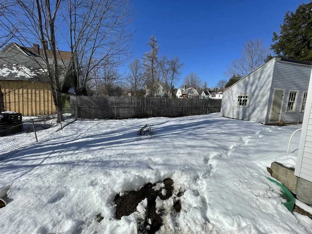 23 Pleasant Street Hillsborough NH 03244