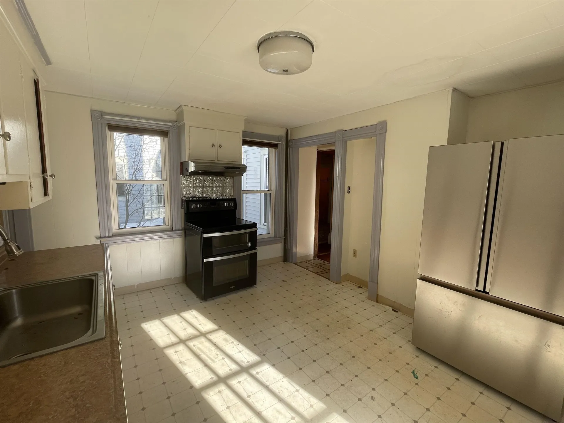 23 Pleasant Street Hillsborough NH 03244