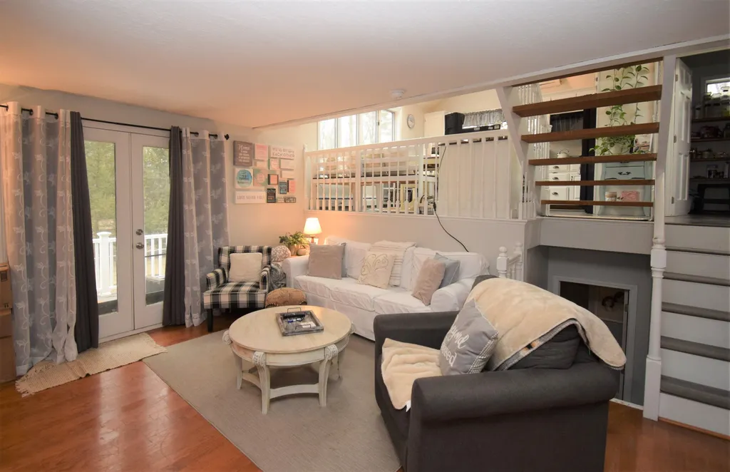 2 Lamprey Road Kingston NH 03848