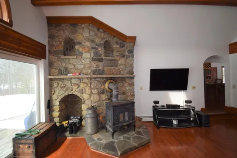 2 Lamprey Road Kingston NH 03848