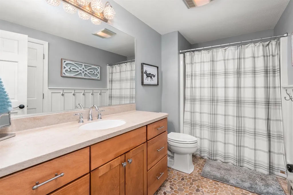 3 Rocky Point Lane Meredith NH 03253