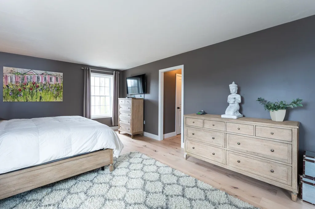 64 Northland Road Windham NH 03087