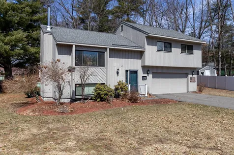 11 Eldorado Circle Nashua NH 03062