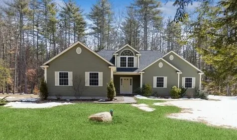 8 Kelsey Drive Fremont NH 03044