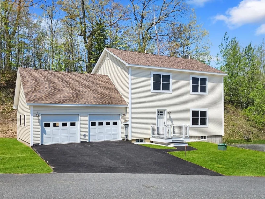 51 Dogwood Lane Hartford VT 05001