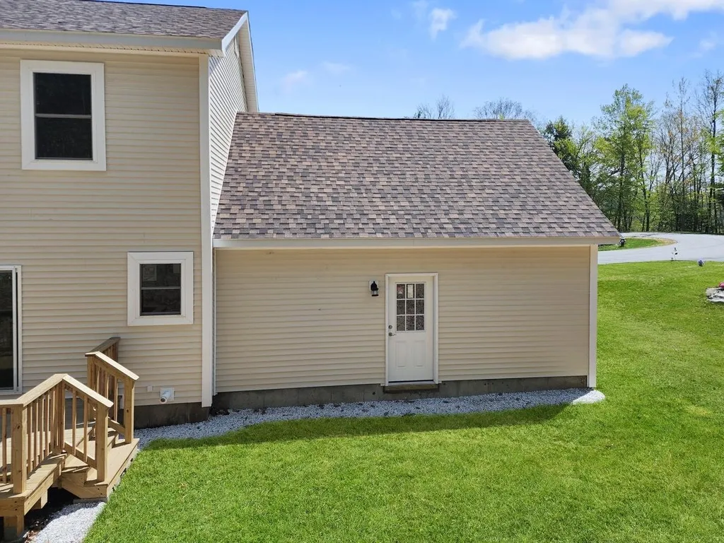 51 Dogwood Lane Hartford VT 05001