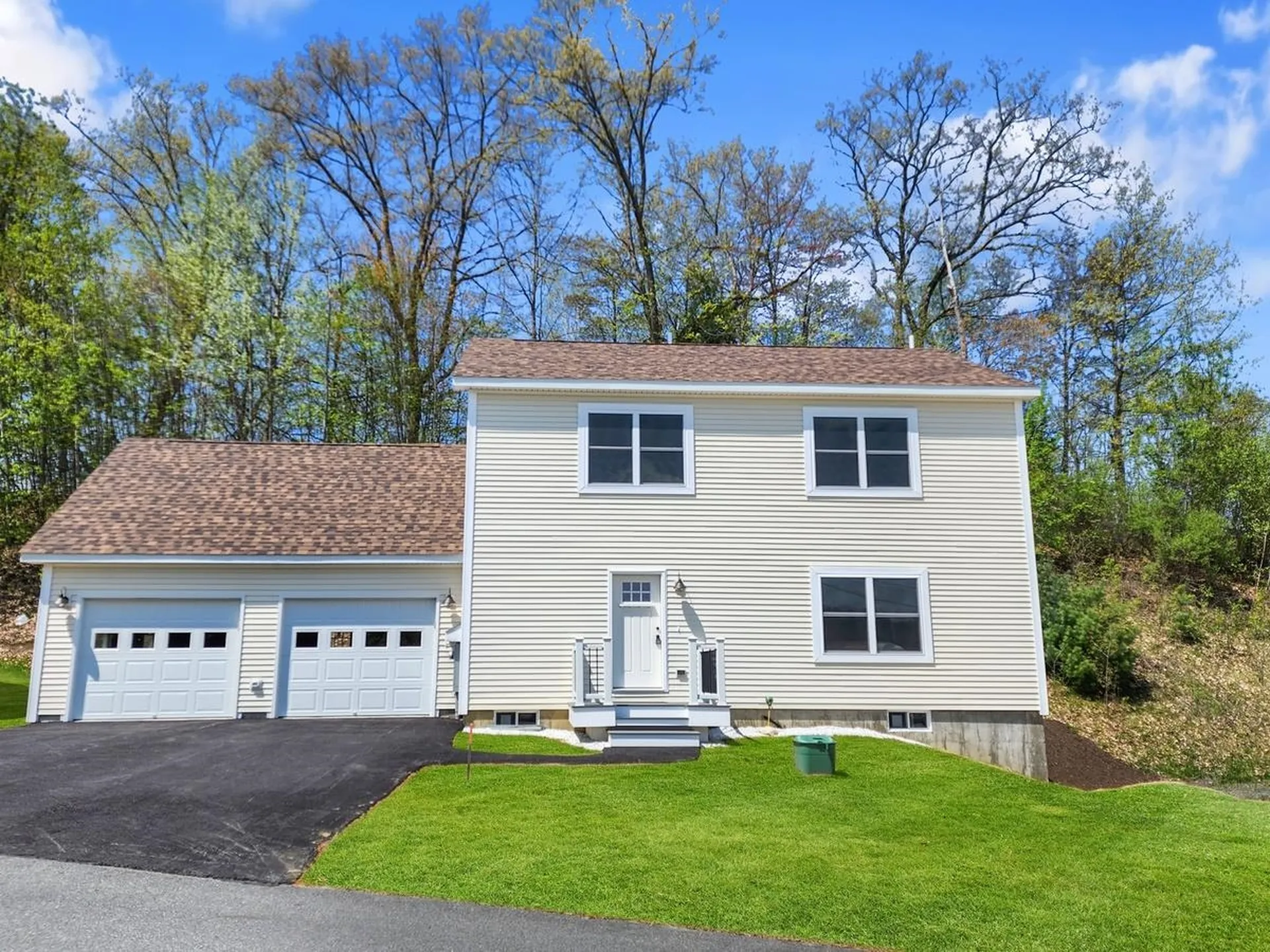 51 Dogwood Lane Hartford VT 05001