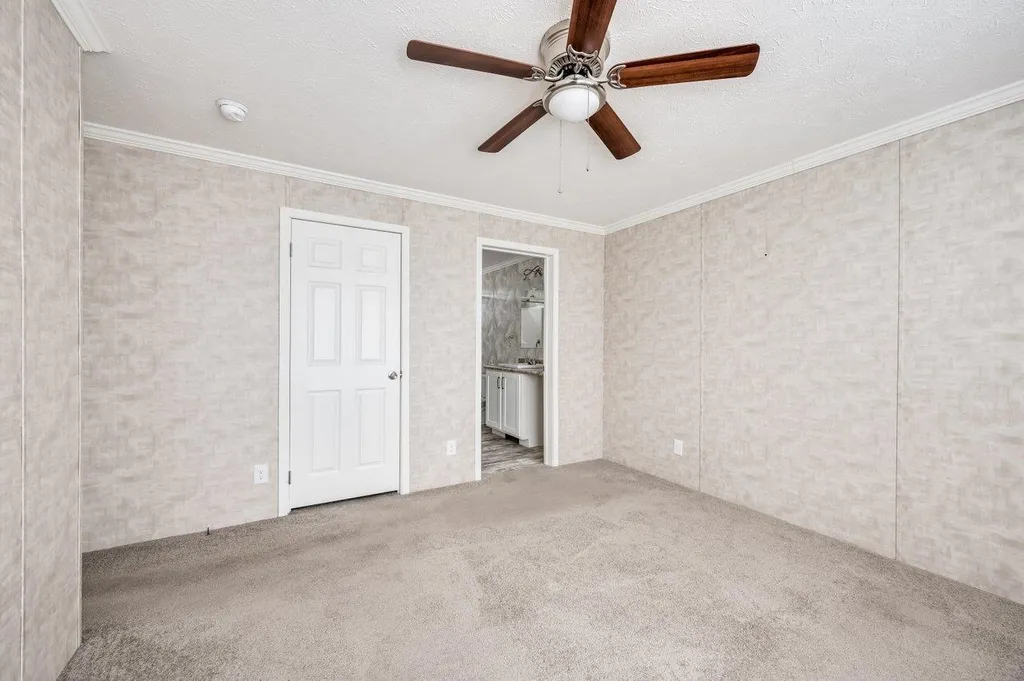 16 South Elderberry Lane Rochester NH 03867