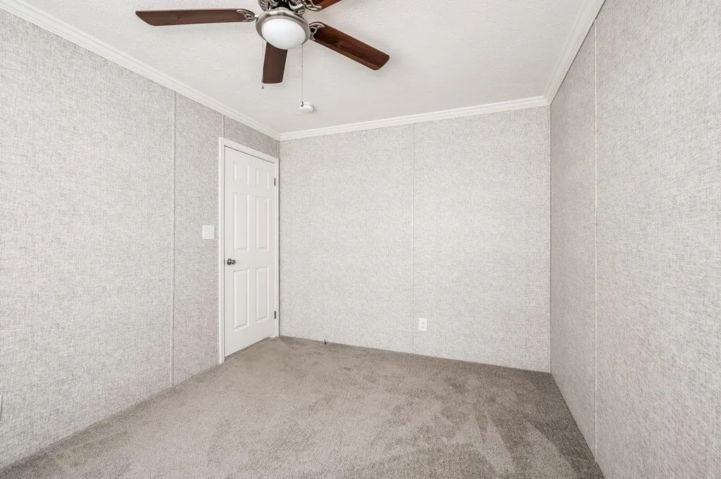 16 South Elderberry Lane Rochester NH 03867