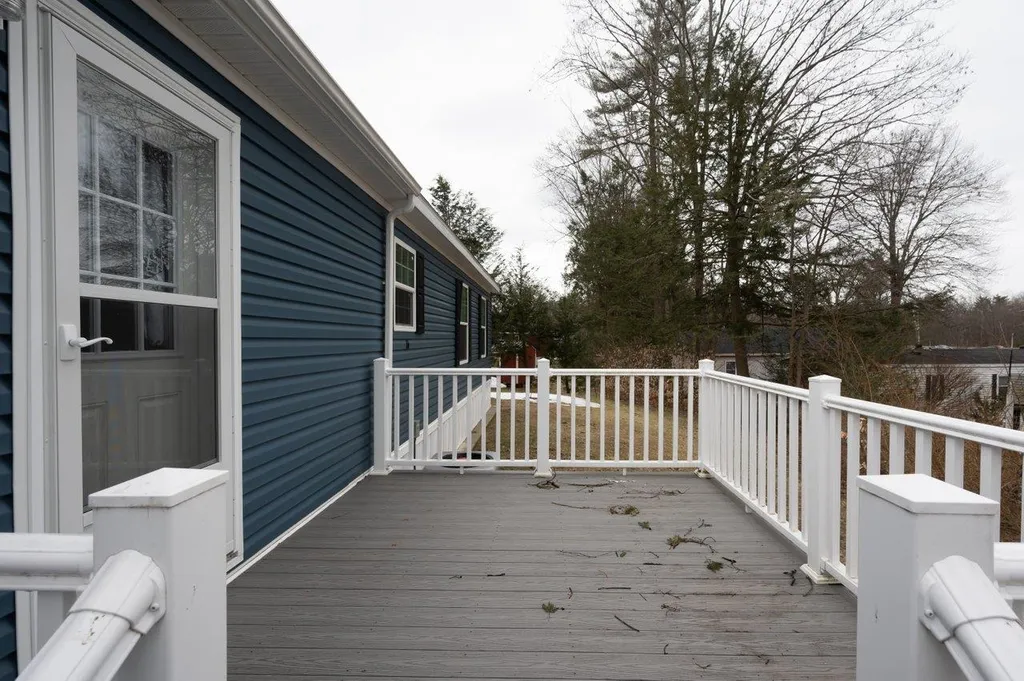 16 South Elderberry Lane Rochester NH 03867