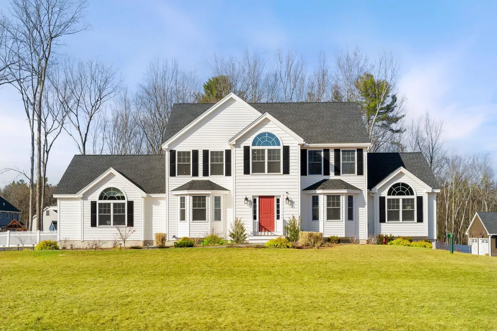 9 Innisbrook Drive Pelham NH 03076