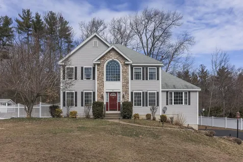 20 Litchfield Circle Pelham NH 03076