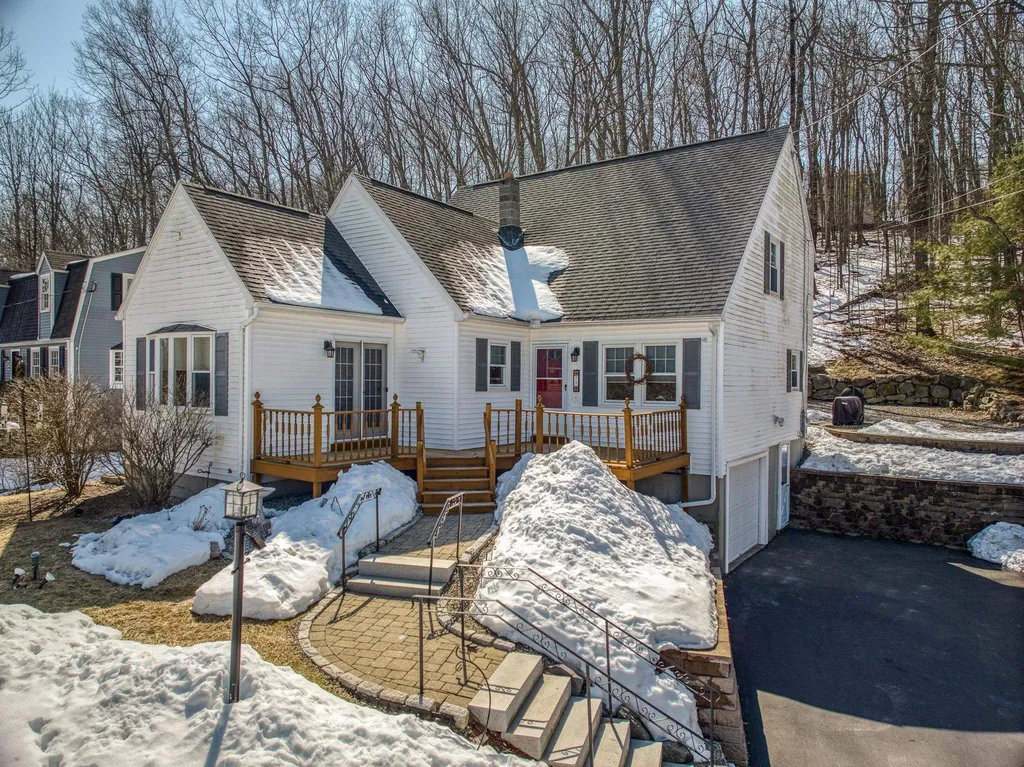 75 Linda Lane Manchester NH 03104
