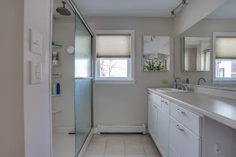 75 Linda Lane Manchester NH 03104