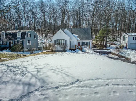 75 Linda Lane Manchester NH 03104