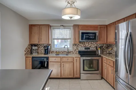 75 Linda Lane Manchester NH 03104