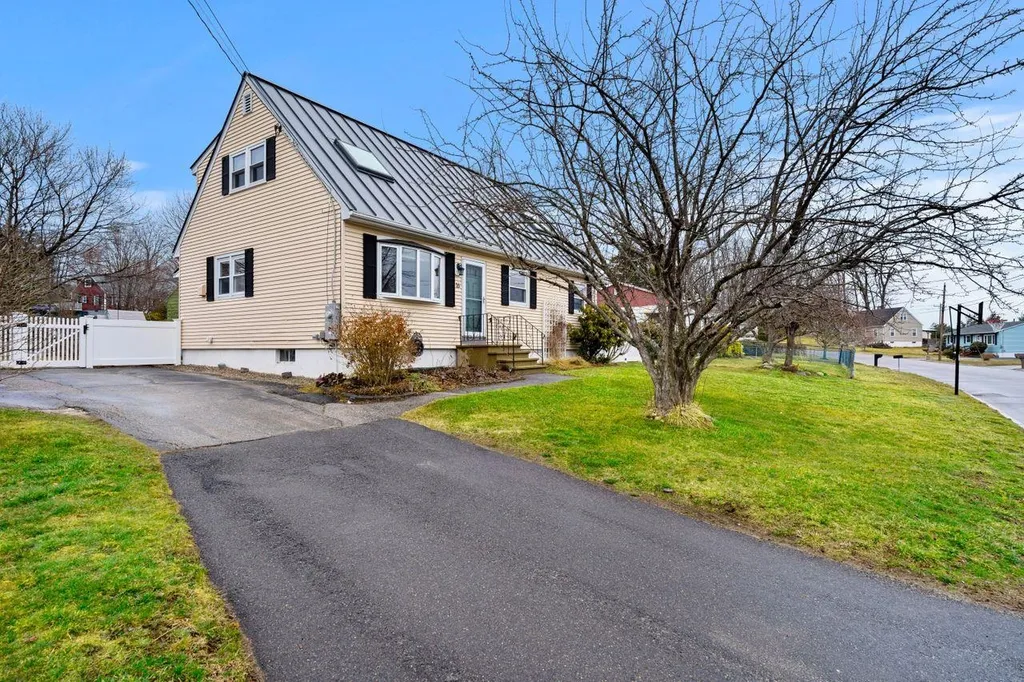 16 Applevale Drive Dover NH 03820