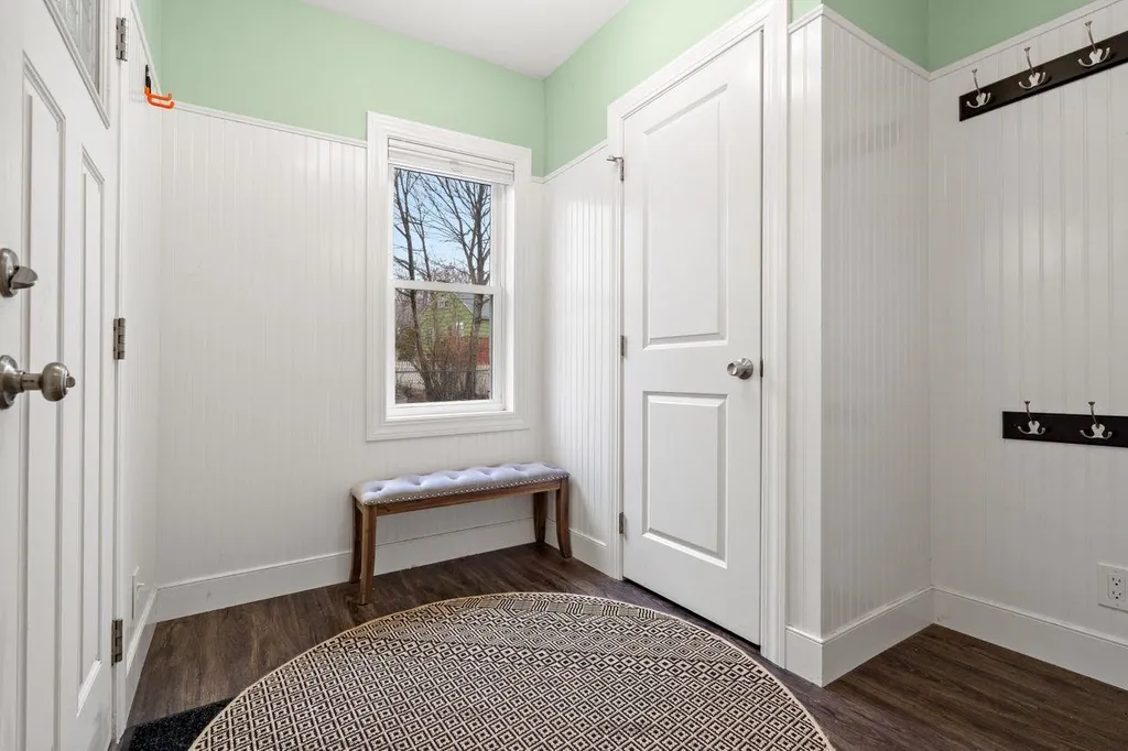 16 Applevale Drive Dover NH 03820