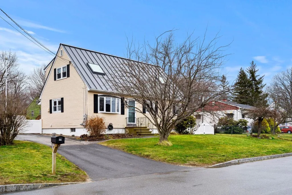 16 Applevale Drive Dover NH 03820