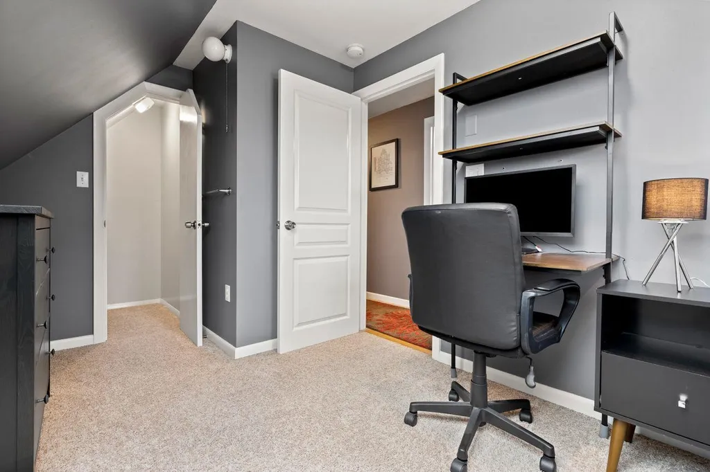 16 Applevale Drive Dover NH 03820