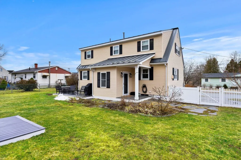 16 Applevale Drive Dover NH 03820