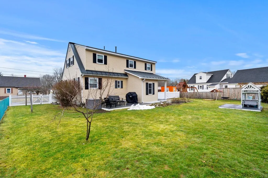 16 Applevale Drive Dover NH 03820