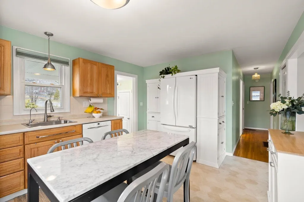 16 Applevale Drive Dover NH 03820