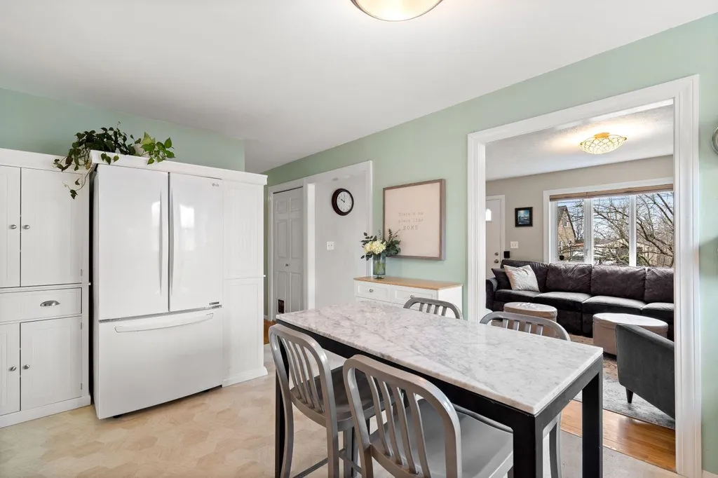 16 Applevale Drive Dover NH 03820