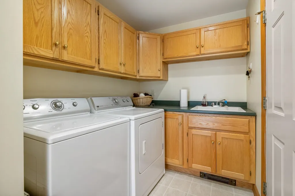 41 Nelson Lane Eliot ME 03903